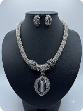 Cabot VTG silver-tone mesh jewelry set